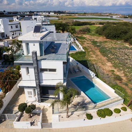 Seaside Luxury Villa พาราลิมนี ภายนอก รูปภาพ