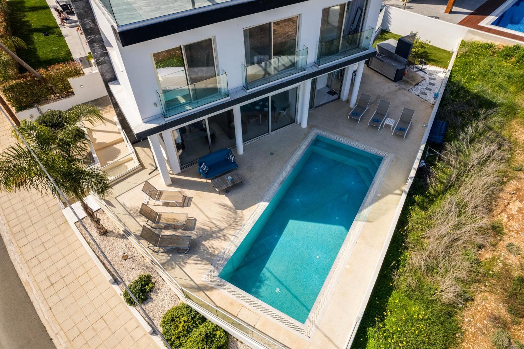 Seaside Luxury Villa พาราลิมนี ภายนอก รูปภาพ