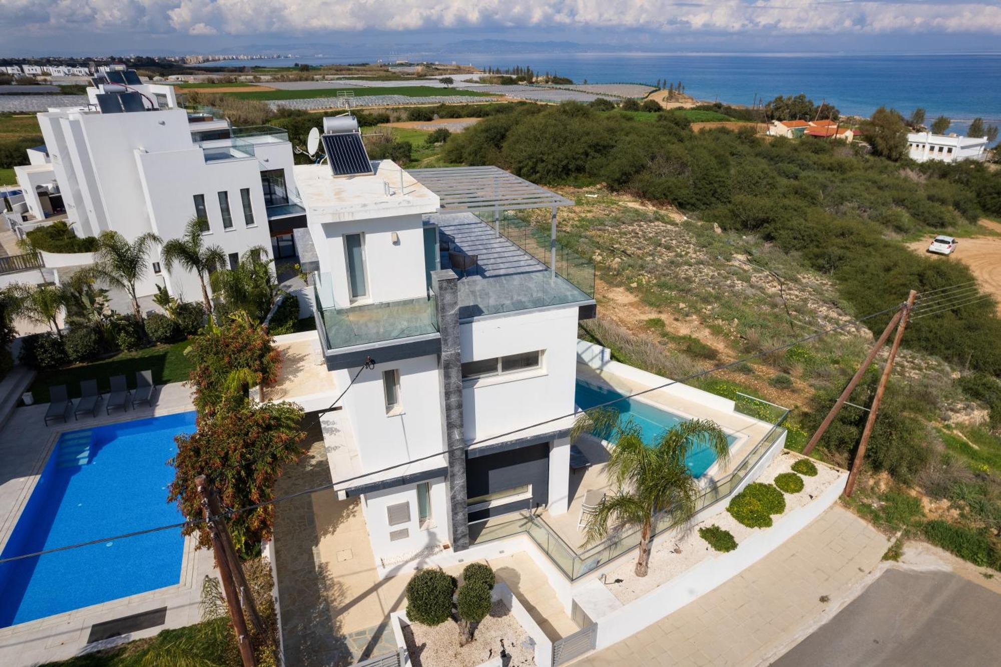 Seaside Luxury Villa พาราลิมนี ภายนอก รูปภาพ
