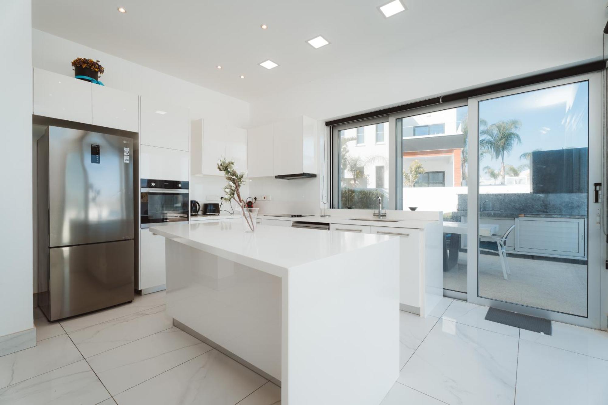 Seaside Luxury Villa พาราลิมนี ภายนอก รูปภาพ