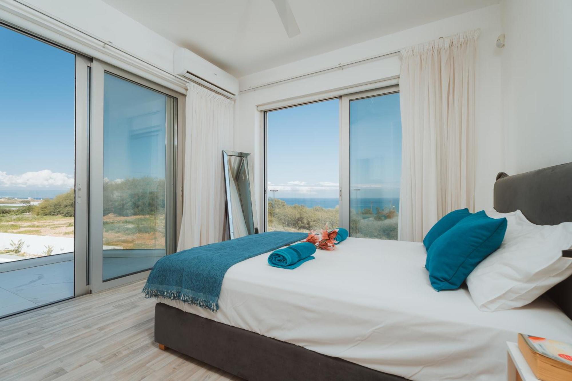 Seaside Luxury Villa พาราลิมนี ภายนอก รูปภาพ